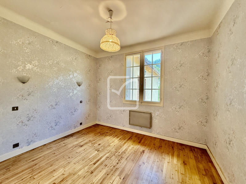 Maison - 190 m² - 6 pièces