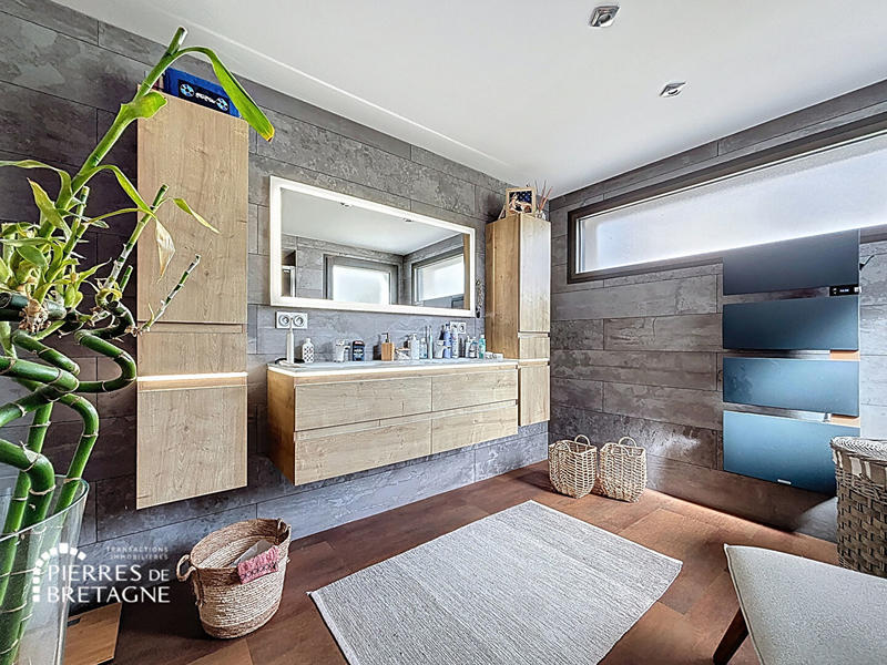 Villa - 221 m² - 8 pièces