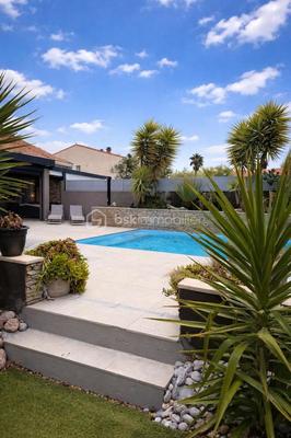 Villa - 202 m² - 10 pièces