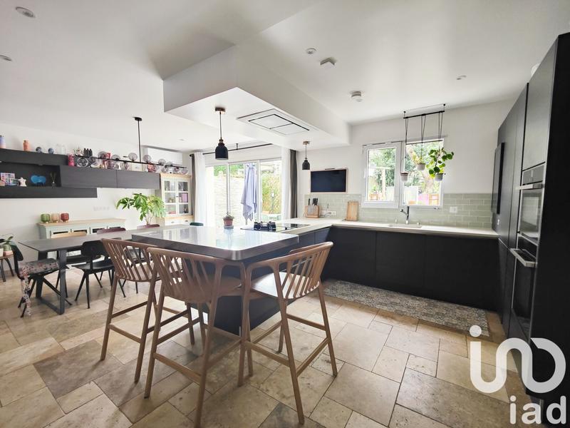 Maison - 180 m² - 6 pièces