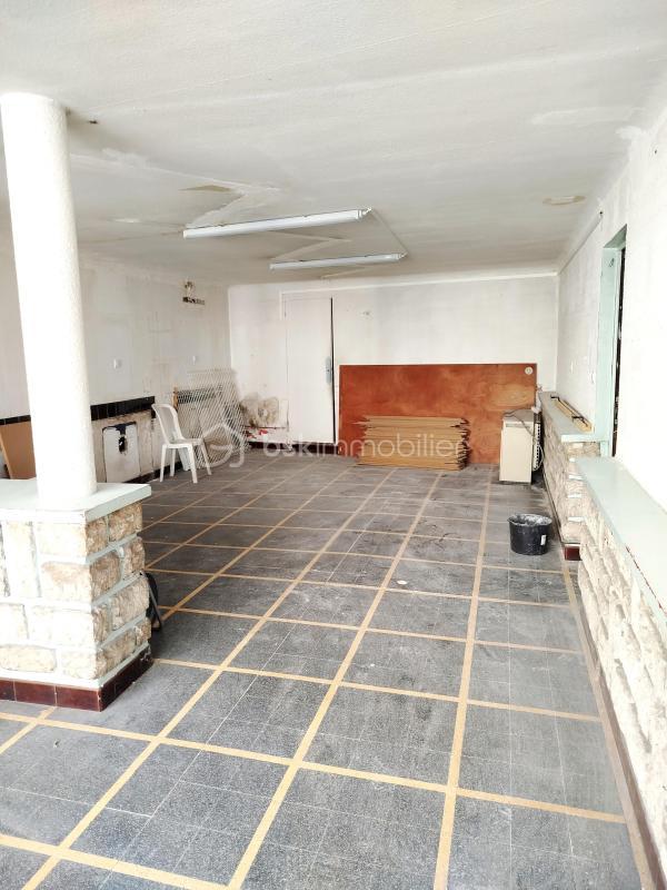 Immeuble - 330 m² - 17 pièces