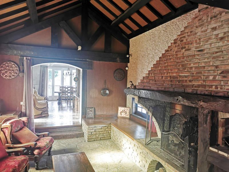 Maison - 225 m² - 9 pièces