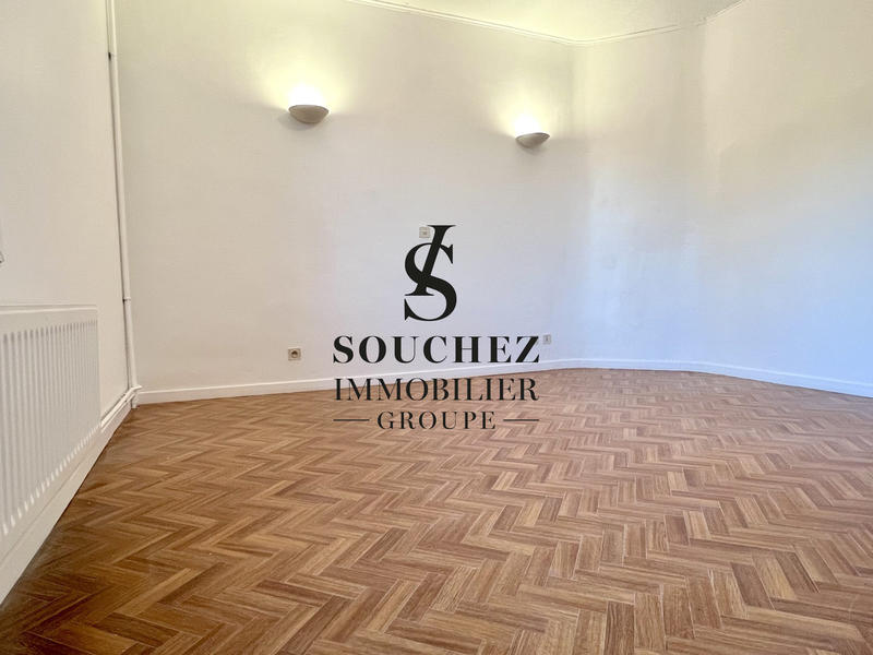 Maison - 300 m² - 6 pièces