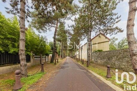 Maison - 223 m² - 10 pièces