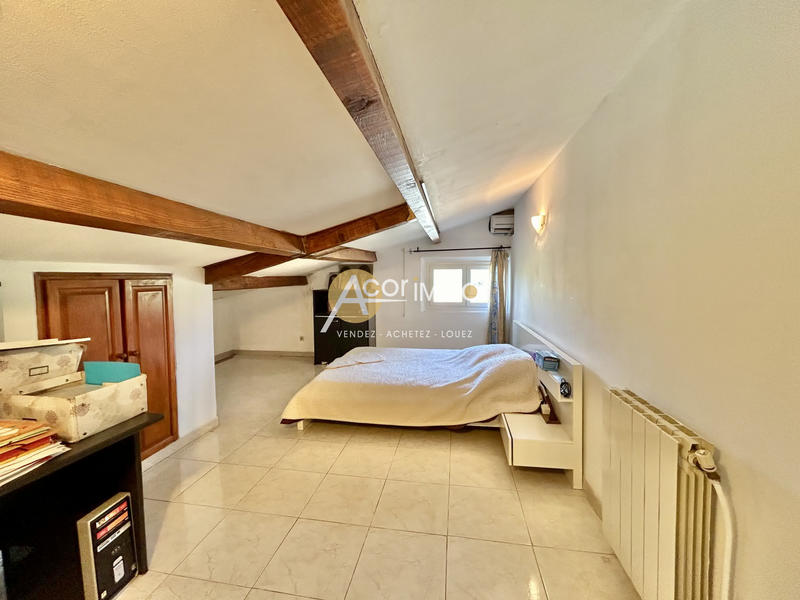 Maison - 212 m² - 7 pièces