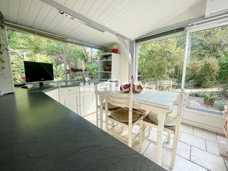 Maison - 164 m² - 8 pièces