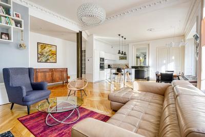 Appartement - 141 m² - 6 pièces