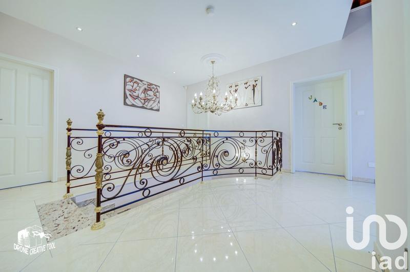 Maison - 191 m² - 7 pièces