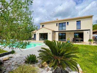 Maison - 182 m² - 7 pièces