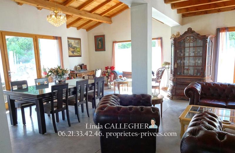 Villa - 222 m² - 5 pièces