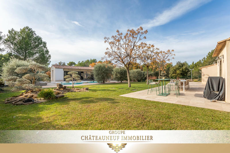 Maison - 280 m² - 4 pièces