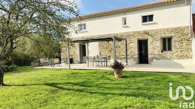 Maison - 275 m² - 9 pièces