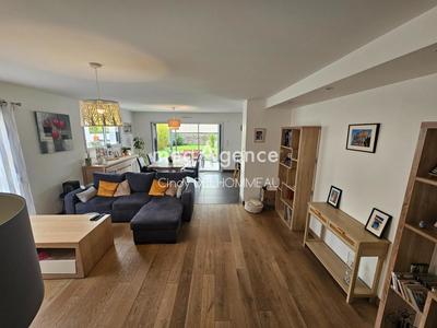 Maison - 96 m² - 4 pièces