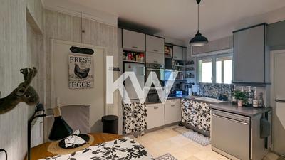 Maison - 180 m² - 8 pièces