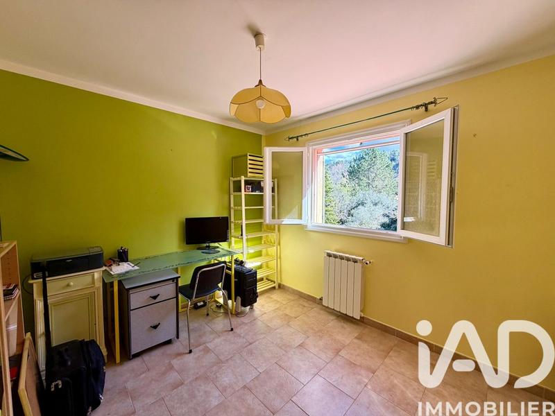 Maison - 230 m² - 8 pièces