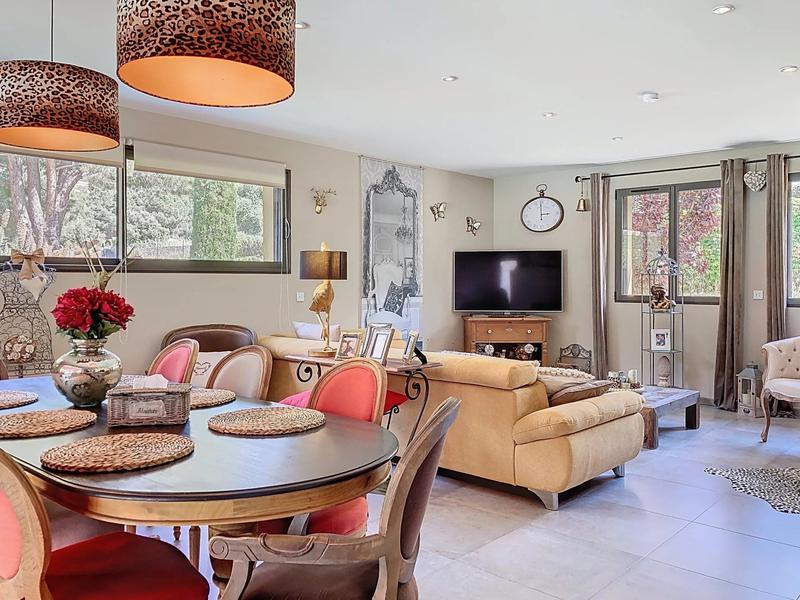 Maison - 215 m² - 7 pièces