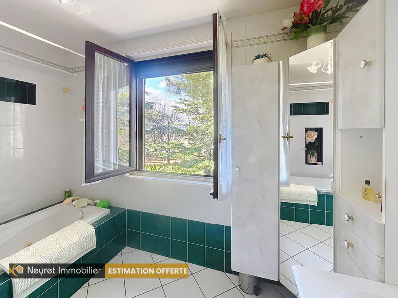 Maison - 158 m² - 7 pièces