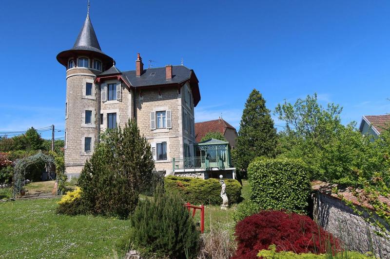 Demeure - 280 m² - 12 pièces