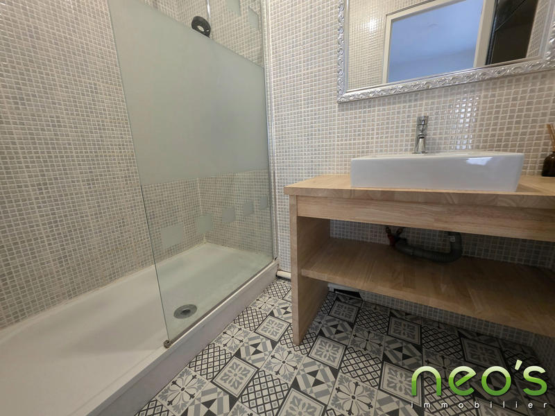 Maison - 263 m² - 12 pièces