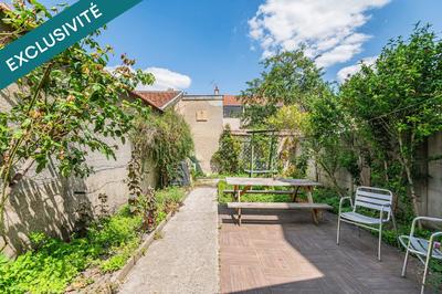 Maison - 196 m² - 8 pièces