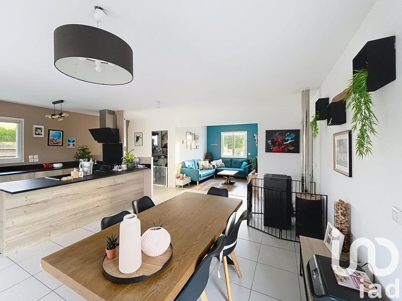 Maison - 95 m² - 5 pièces