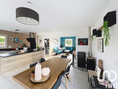 Maison - 95 m² - 5 pièces