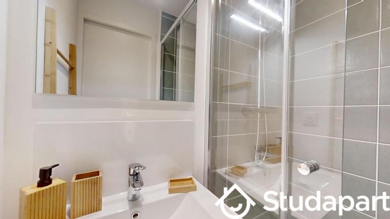 Chambre - 9 m² - 1 pièce