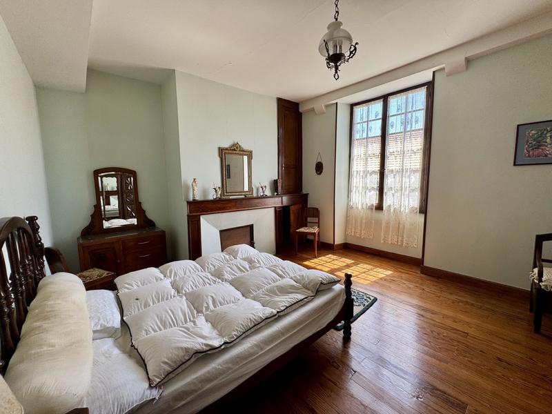 Maison - 281 m² - 10 pièces