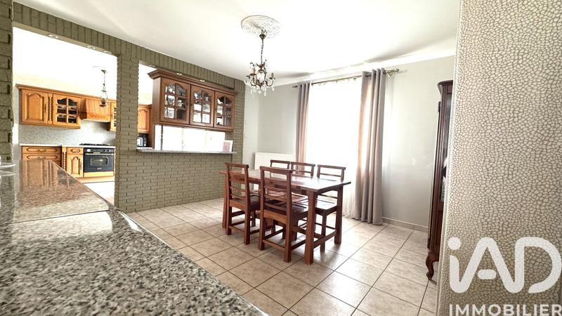 Maison - 186 m² - 6 pièces