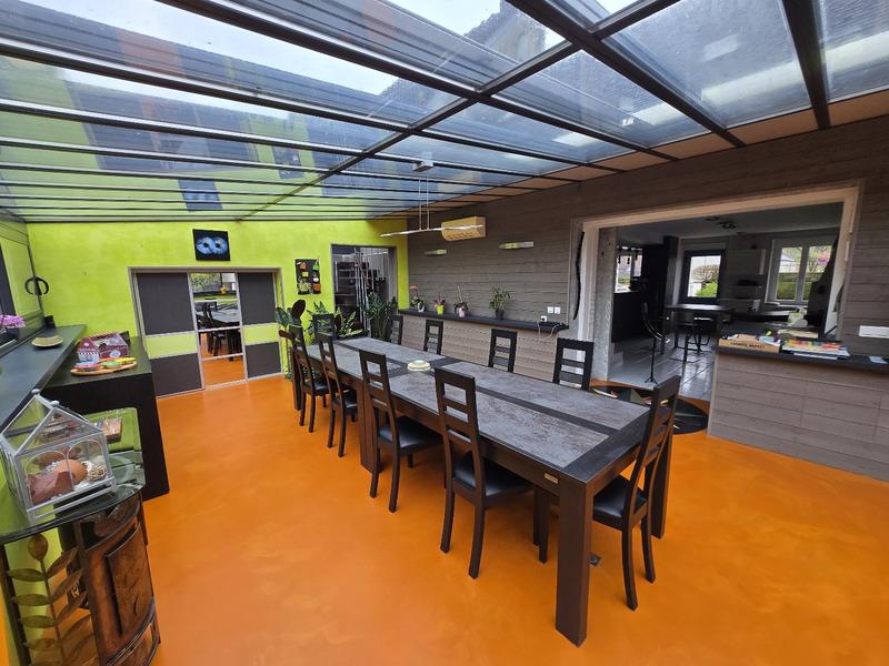 Maison - 275 m² - 9 pièces