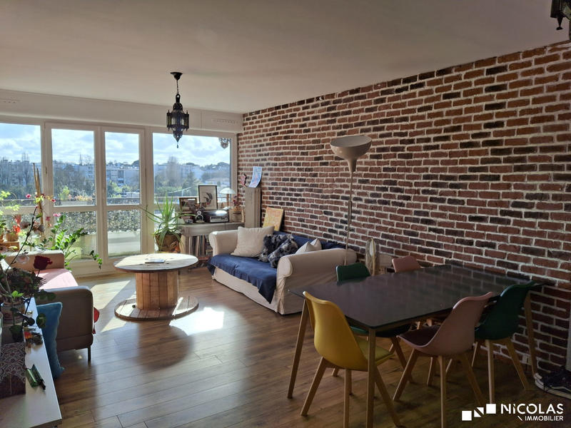 Appartement - 100 m² - 5 pièces