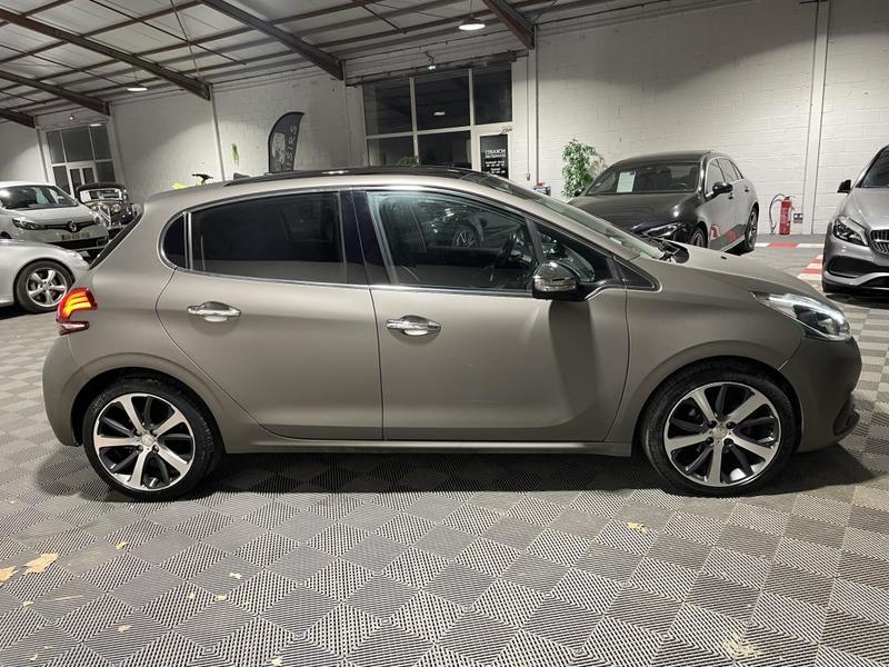 Peugeot 208 110ch Féline -Boite Auto-Toit Pano-Garantie 6 Mois-