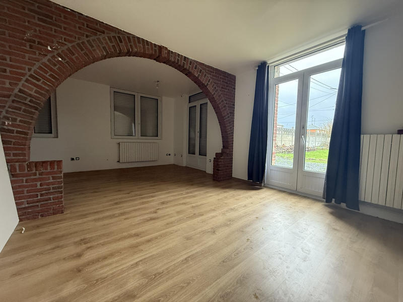 Maison - 90 m² - 5 pièces