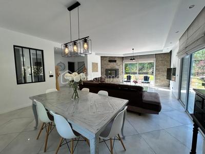 Maison - 164 m² - 6 pièces