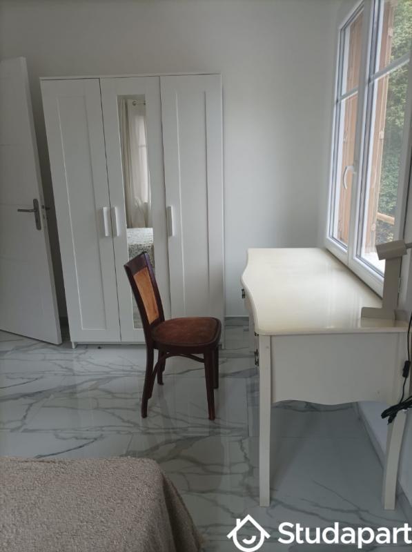 Chambre - 13 m² - 1 pièce