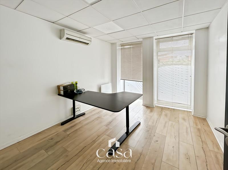 Local commercial - 130 m² - 1 pièce