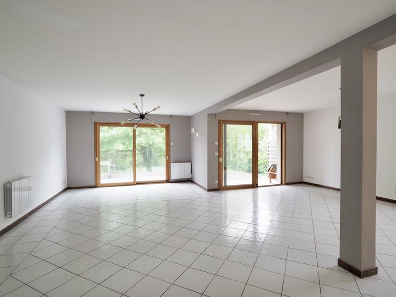 Maison - 250 m² - 13 pièces