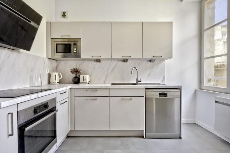 Appartement ancien - 102 m² - 4 pièces