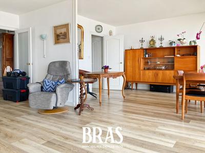 Appartement - 90 m² - 4 pièces