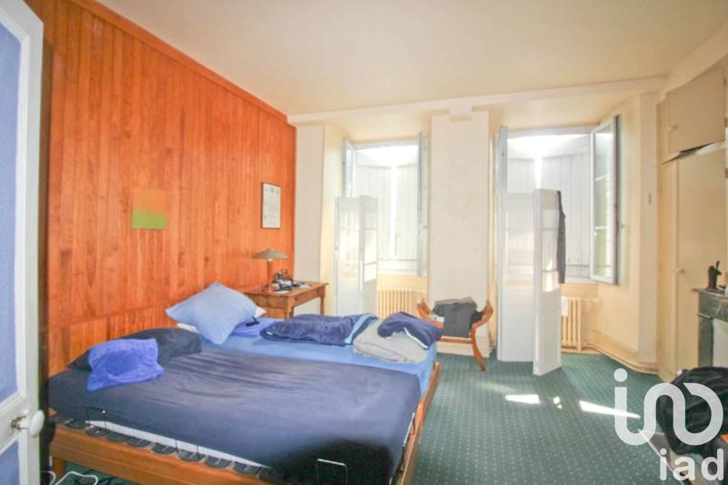 Maison - 270 m² - 10 pièces