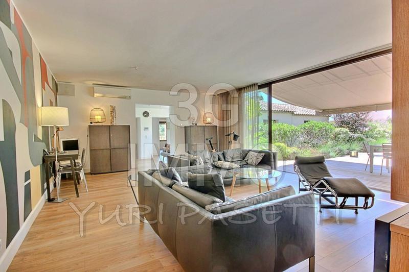 Villa - 260 m² - 6 pièces