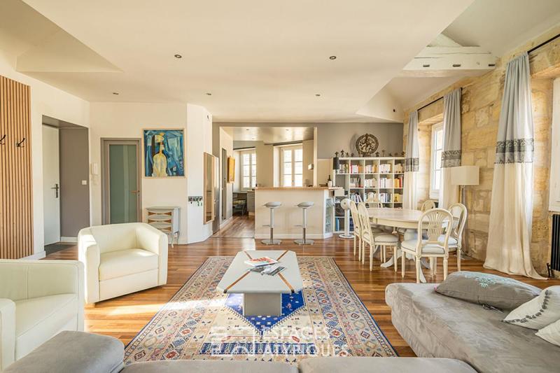 Appartement - 120 m² - 3 pièces