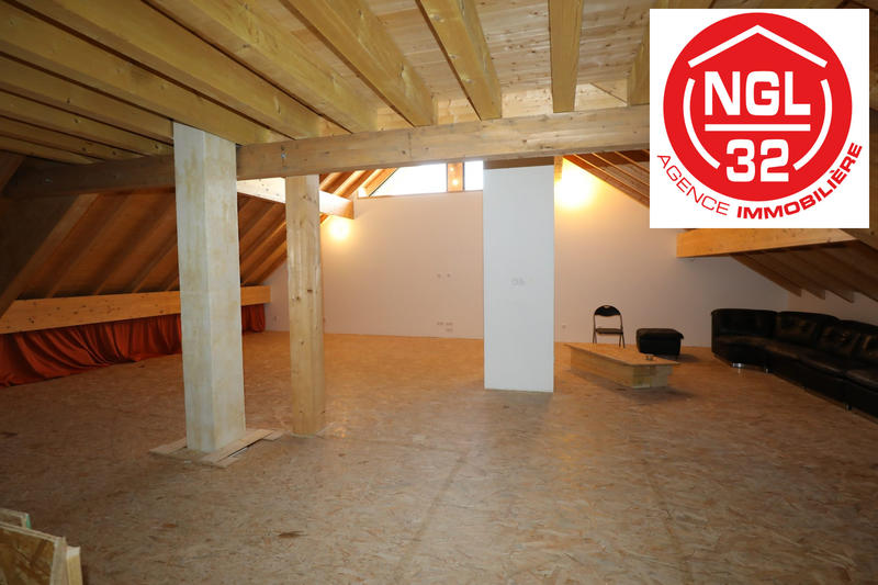 Maison - 93 m² - 5 pièces