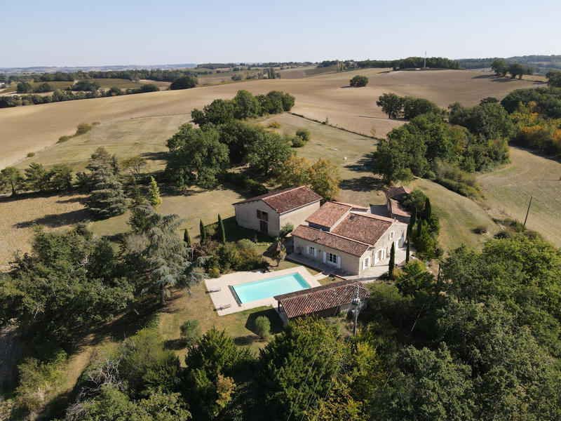 Maison - 291 m² - 13 pièces