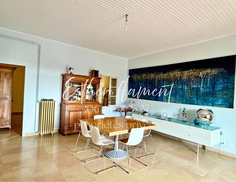 Propriété - 351 m² - 10 pièces