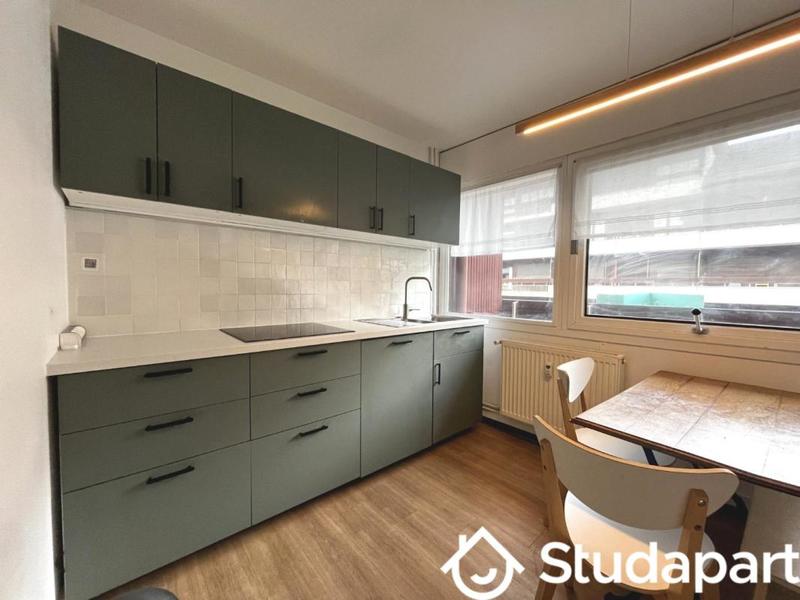 Appartement - 80 m² - 5 pièces