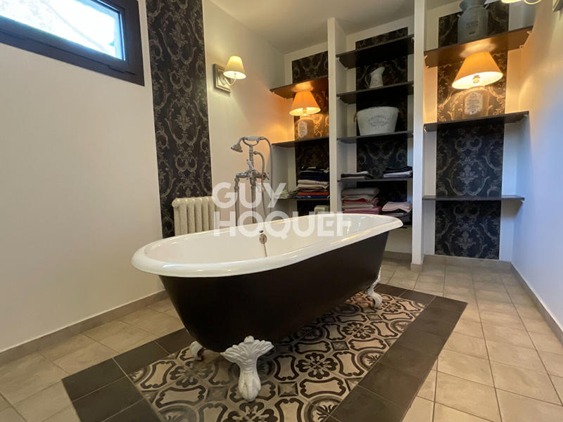 Villa - 235 m² - 6 pièces