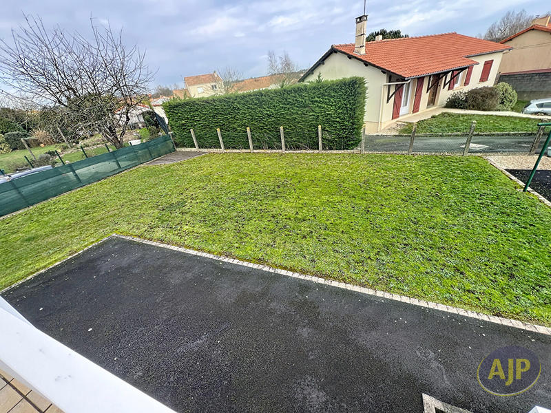 Maison - 102 m² - 4 pièces