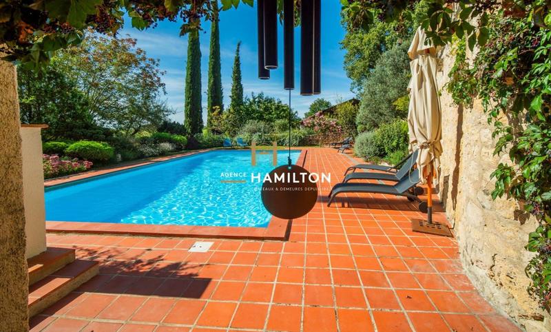 Maison de maîtres - 506 m² - 19 pièces