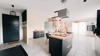 Maison - 94 m² - 4 pièces